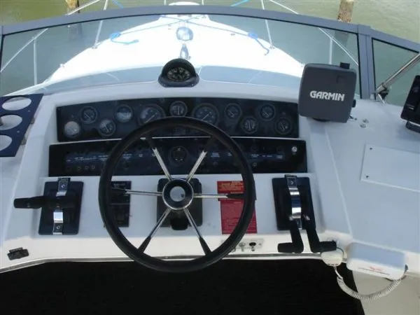 Slide: The Image of Sea Ray 310 Amberjack Sport Bridge 1992 - 4