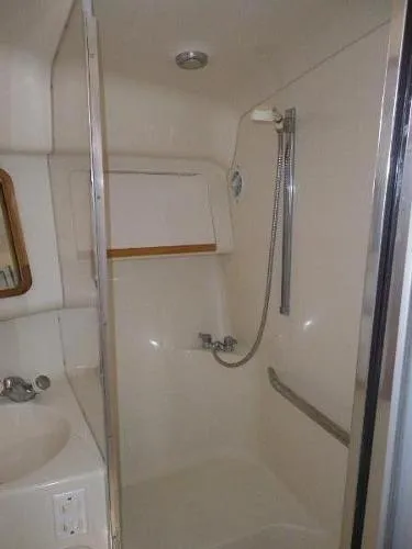 Slide: The Image of Sea Ray 370 Sundancer 1995 - 10