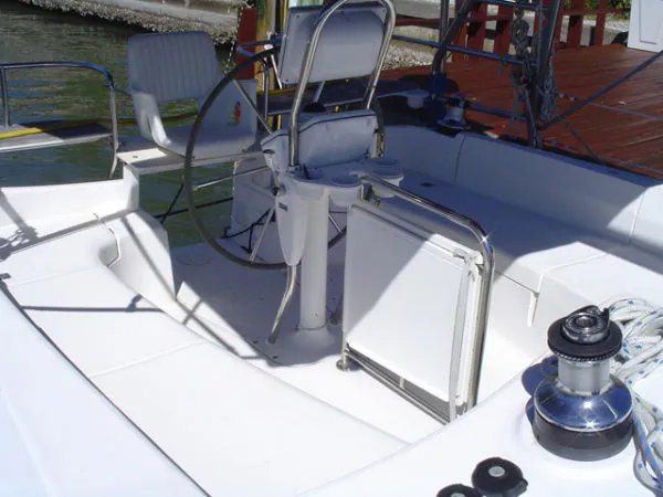 Slide: The Image of Hunter 44 Aft Cockpit 2004 - 2