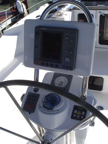 Slide: The Image of Hunter 44 Aft Cockpit 2004 - 5