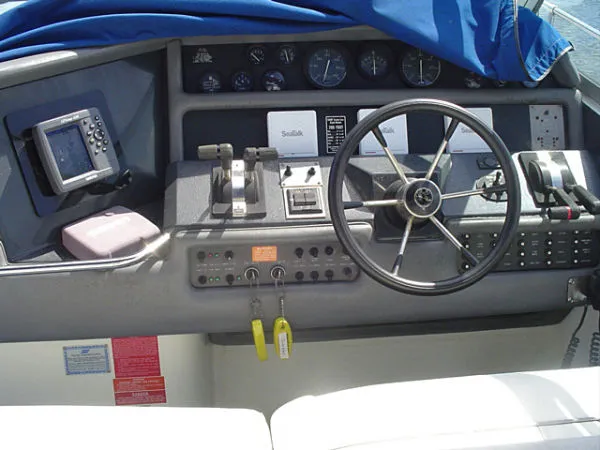 Slide: The Image of Sea Ray Sundancer 1991 - 1