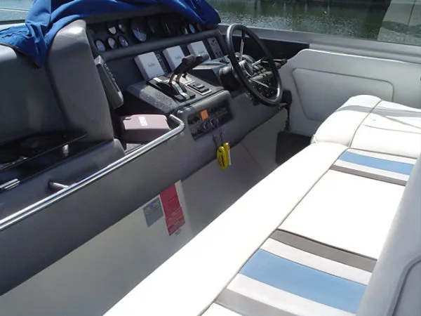 Slide: The Image of Sea Ray Sundancer 1991 - 2