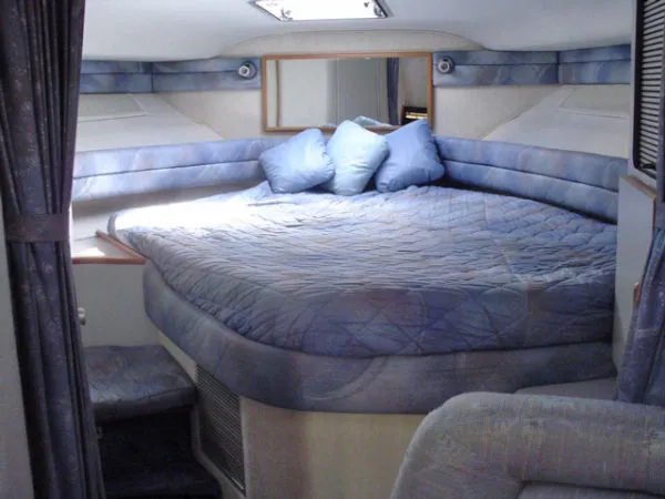 Slide: The Image of Sea Ray Sundancer 1991 - 4