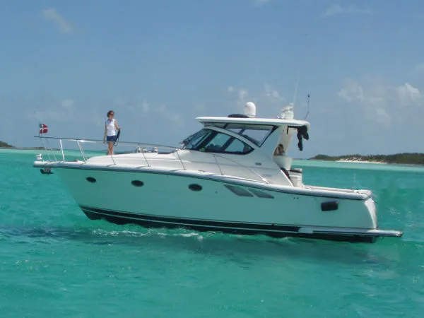 Slide: The Image of Tiara 3800 OPEN-HARD TOP & AIR CONDITIONED HELM 2001 - 0
