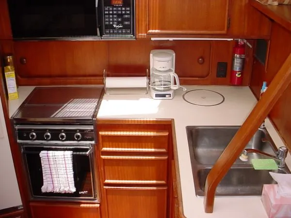 Slide: The Image of Chris-Craft 426 Catalina - TURNKEY LIVEABOARD 1988 - 10