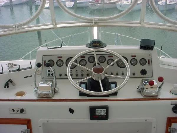 Slide: The Image of Chris-Craft 426 Catalina - TURNKEY LIVEABOARD 1988 - 4