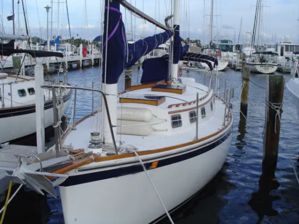 Slide: The Image of Herreshoff / Cat Ketch 31 1985 - 2