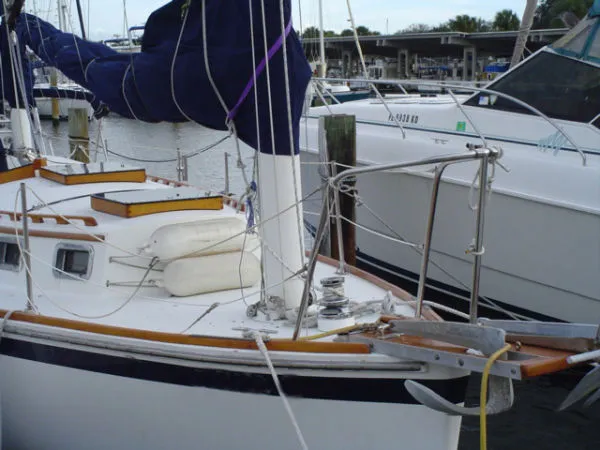 Slide: The Image of Herreshoff / Cat Ketch 31 1985 - 4