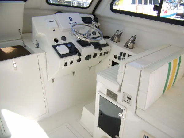 Slide: The Image of Dorado 40 Bluewater Sportfish - Twin Volvo Diesels 2004 - 4