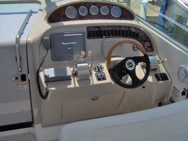 Slide: The Image of Sea Ray 290 Amberjack 2004 - 10