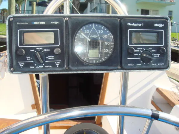 Slide: The Image of Catalina 30 Mark II - Shoal Draft Winged Keel 1989 - 6
