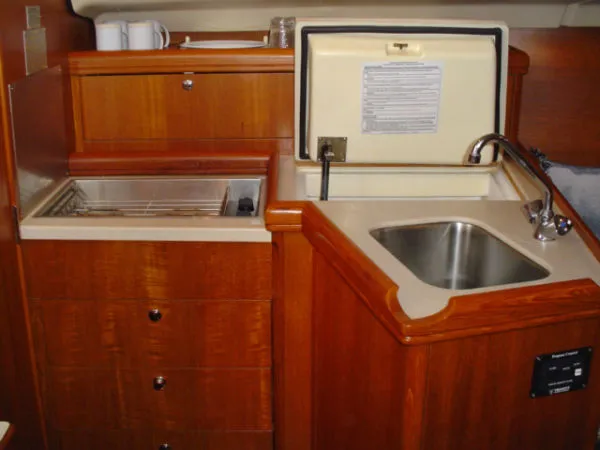Slide: The Image of Hunter 306 Sloop-LIKE BRAND NEW! 2002 - 11