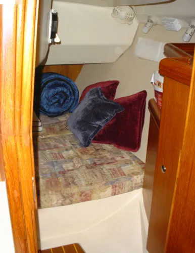 Slide: The Image of Hunter 306 Sloop-LIKE BRAND NEW! 2002 - 7