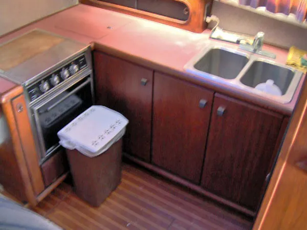 Slide: The Image of Bayliner 3870 Motor Yacht 1987 - 10
