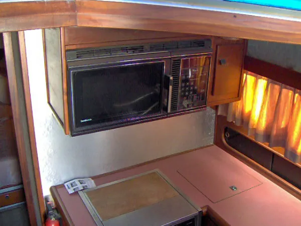 Slide: The Image of Bayliner 3870 Motor Yacht 1987 - 11