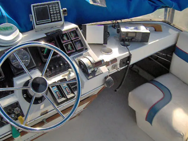 Slide: The Image of Bayliner 3870 Motor Yacht 1987 - 5