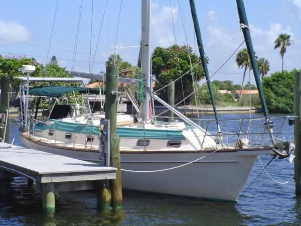 Slide: The Image of Island Packet 40 Cutter Rig 1998 - 3