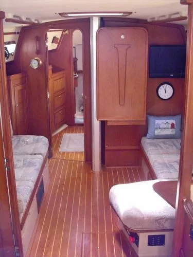 Slide: The Image of Island Packet 40 Cutter Rig 1998 - 6