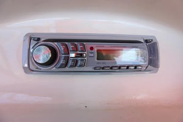 Slide: The Image of Sea Ray 185 Sport 2007 - 8