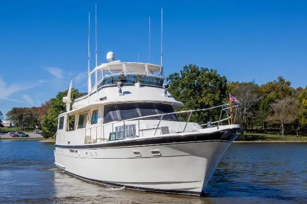 Slide: The Image of Hatteras Cockpit Motor Yacht 1986 - 3