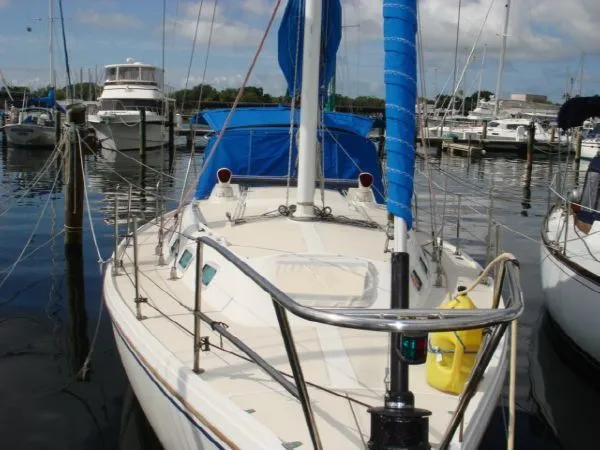 Slide: The Image of Catalina 34 Mark I Tall Rig 1988 - 1