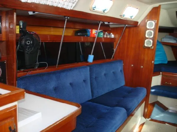 Slide: The Image of Catalina 34 Mark I Tall Rig 1988 - 2