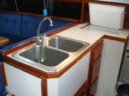 Slide: The Image of Catalina 34 Mark I Tall Rig 1988 - 9