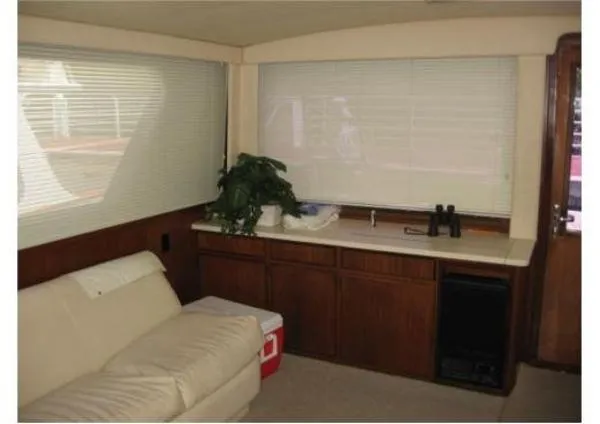 Slide: The Image of Hatteras 52 Convertible 1989 - 4