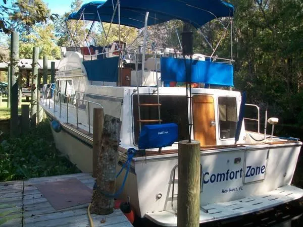 Slide: The Image of Chris-Craft 380 Corinthian 1984 - 2