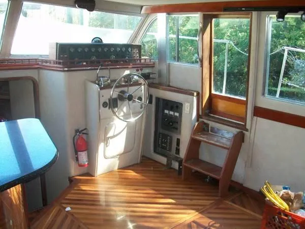 Slide: The Image of Chris-Craft 380 Corinthian 1984 - 5