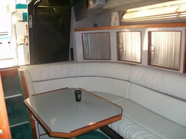 Slide: The Image of Sea Ray 390 Express Cruiser 1989 - 8
