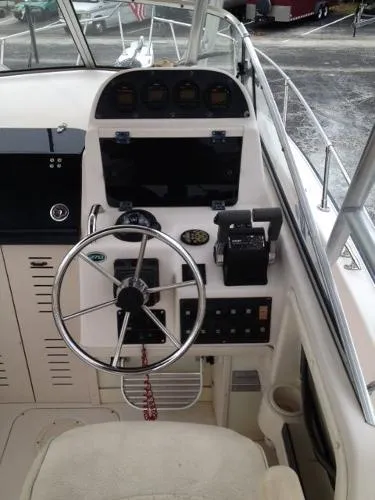 Slide: The Image of Grady White 270 ISLANDER- 06 YAMAHA F250 4 STOKES 2003 - 6