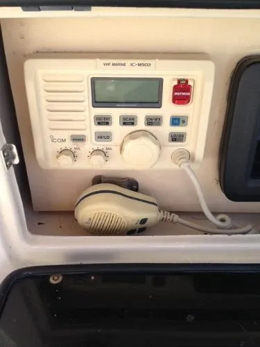 Slide: The Image of Grady White 270 ISLANDER- 06 YAMAHA F250 4 STOKES 2003 - 8