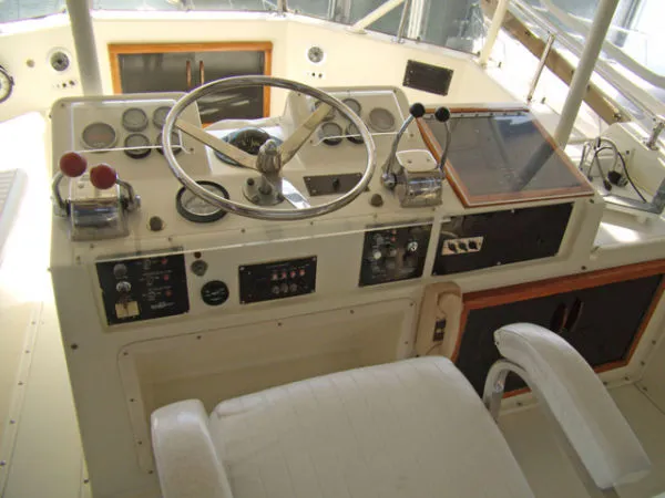 Slide: The Image of Hatteras 43 Convertible Sportfisherman 1979 - 5