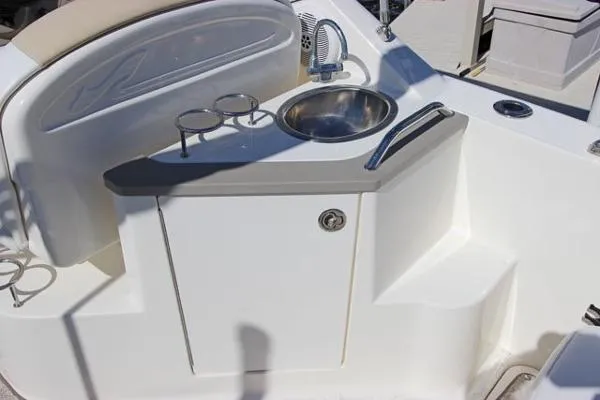 Slide: The Image of Sea Ray 240 Sundancer 2008 - 8