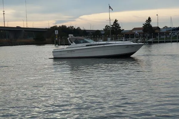 Slide: The Image of Sea Ray 390 Express Cruiser 1986 - 8