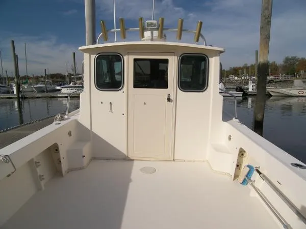 Slide: The Image of Parker Marine 2320 SL Sport Cabin 2005 - 8