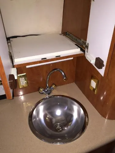 Slide: The Image of Fountain 38 Express Cruiser 2002 - 8