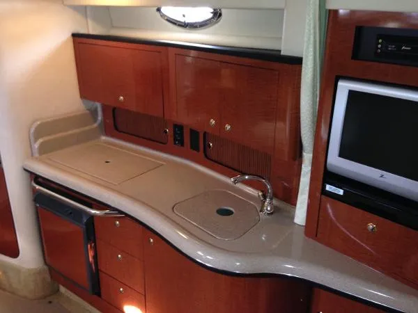 Slide: The Image of Sea Ray 320 Sundancer 2004 - 4