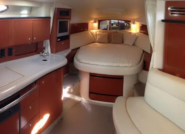 Slide: The Image of Sea Ray 320 Sundancer 2004 - 5