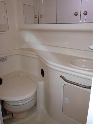 Slide: The Image of Sea Ray 320 Sundancer 2004 - 6