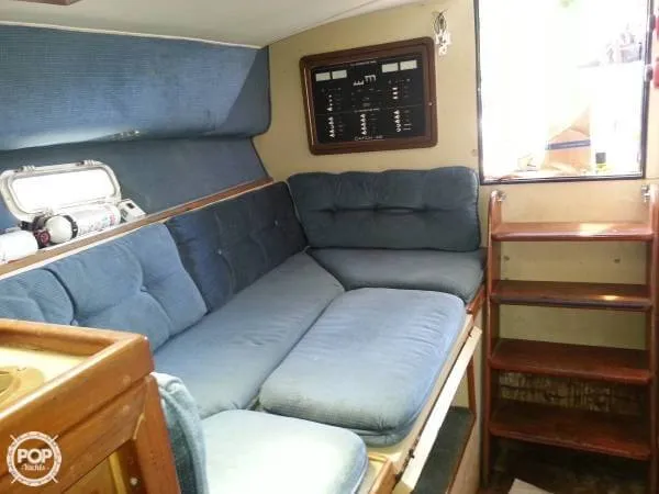 Slide: The Image of Vessel Marine 30 Sportfisherman 1986 - 10