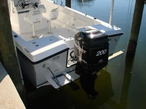 Slide: The Image of Angler 220 VFX Center Console 2009 - 5