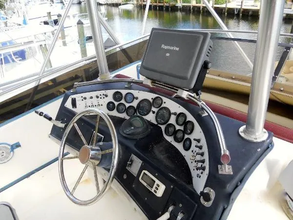 Slide: The Image of Sea Ray 390 Sedan Bridge 1984 - 7