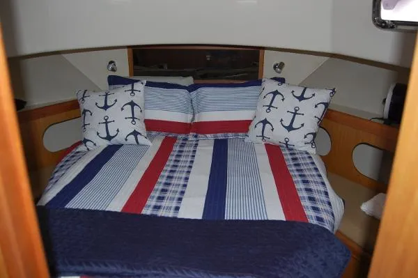 Slide: The Image of Mainship 430 Aft Cabin Trawler 2005 - 2
