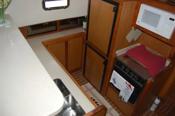 Slide: The Image of Mainship 430 Aft Cabin Trawler 2005 - 4