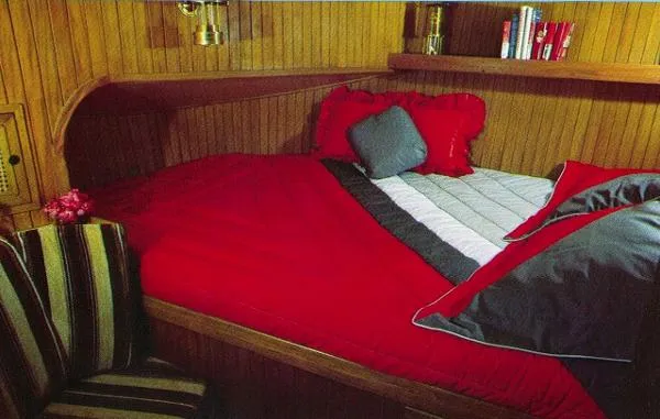 Slide: The Image of Pan Oceanic 38 1986 - 10