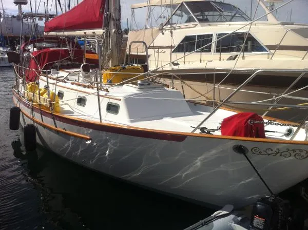 Slide: The Image of Pacific Seacraft Crealock 34 1989 - 1