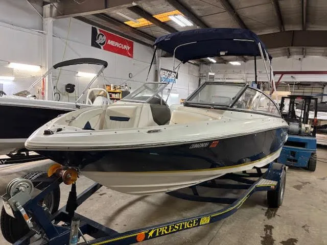 The Image of 2006 Regal 1900 Bowrider boat in a workshop. - 0
