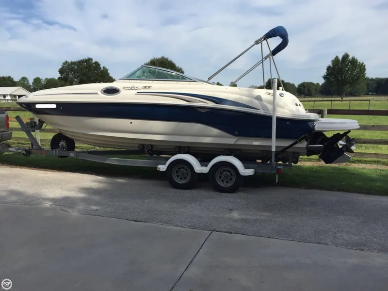 Slide: The Image of Sea Ray 240 SUNDECK 2004 - 1